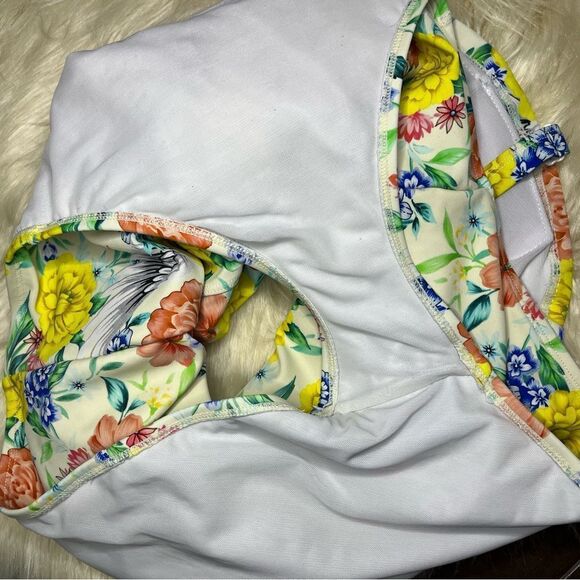 Torrid Vixen Ivory Yellow Floral 1 pc Swimsuit Padded Size 1/1X - Picture 8 of 9